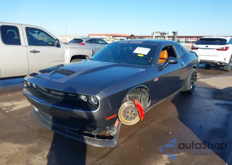 2015 Dodge Challenger Srt 392 z USA, uszkodzony, nr VIN 2C3CDZDJ3FH730664